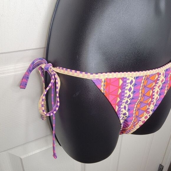 Cupshe Nwt geometric print triangle bikini swimsuit size small - Picture 5 of 8